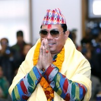 नेताहरु जेलमा फकाउदैँ, माग पूरा नभए शपथ नलिने रेशमको चेतावनी ।